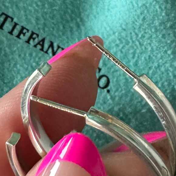 SOLD - RARE Tiffany & Co. Medium Hoops - Picture 6 of 6